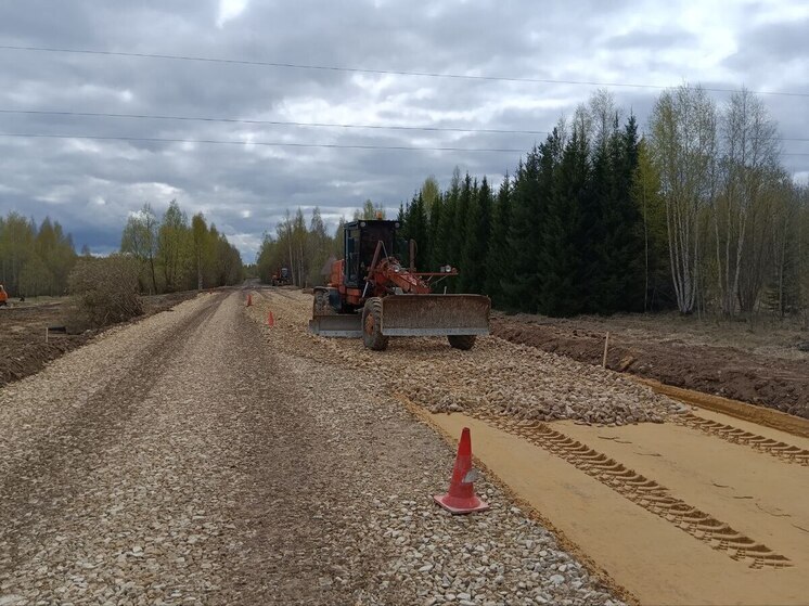 В Новоторъяльском районе ремонтируется дорога к деревне Маркелово