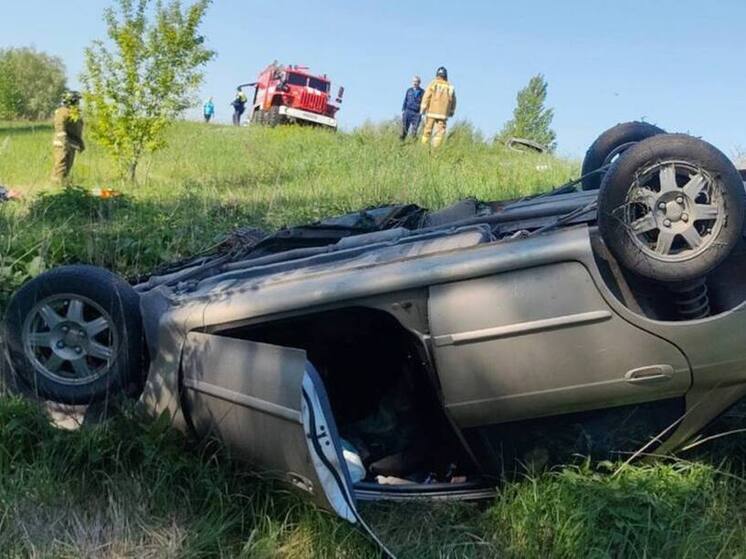 В Самарской области в лобовом столкновении 2 иномарок погиб 62-летний водитель