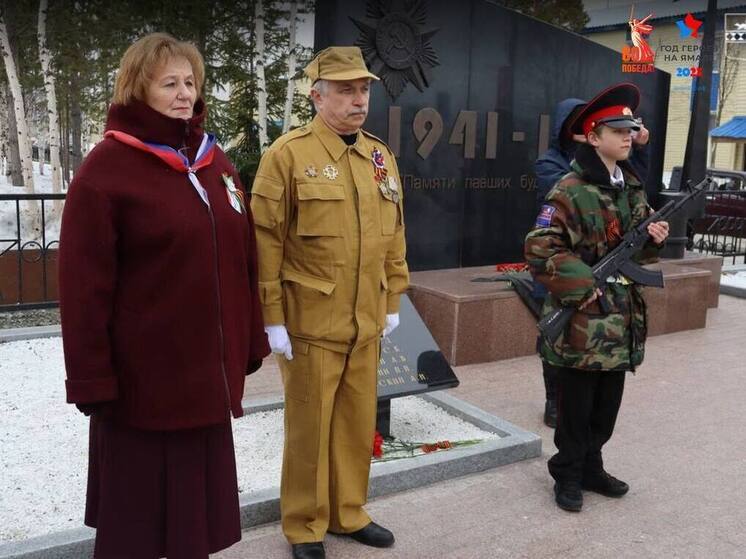 Таблички с именами павших бойцов ВОВ и СВО установили в Ханымее