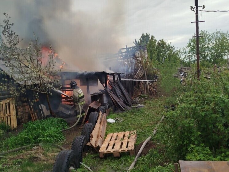 Пожарные Красноярского района ликвидировали несколько ЧП за минувшие выходные
