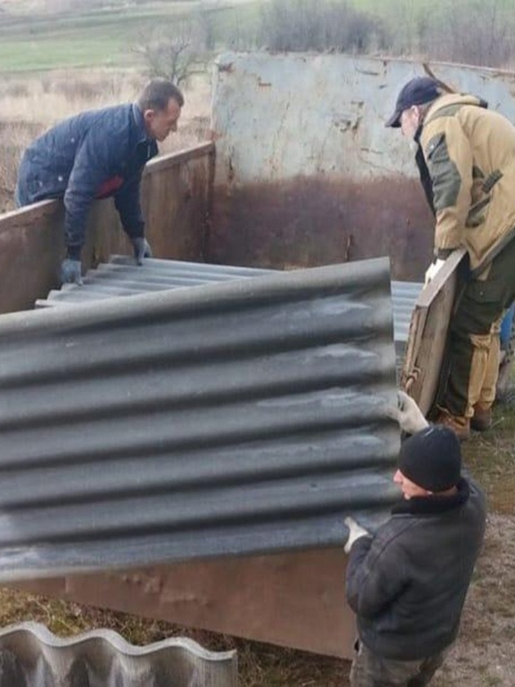 Аварийно-восстановительная бригада из Ингушетии отремонтирует кровлю интерната в Молочанске