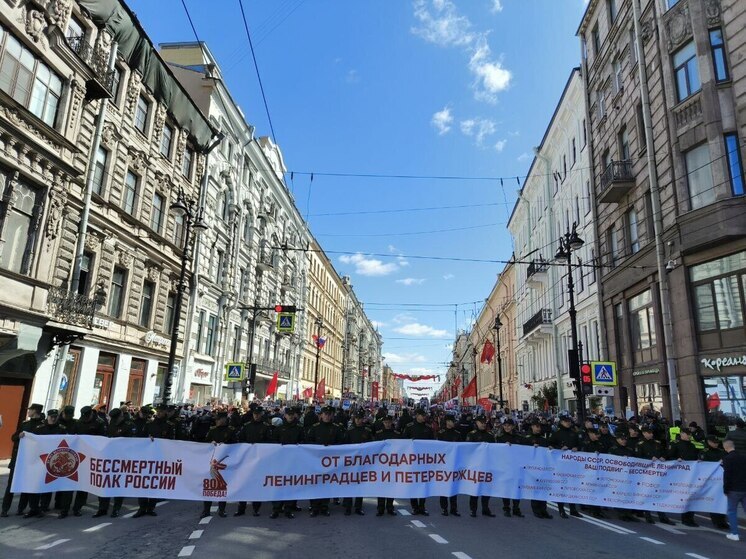 Акция «Бессмертный полк» в Петербурге стала самой массовой в России