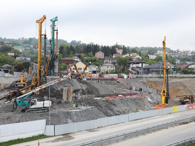 На 60% завершено возведение опор обхода Адлера