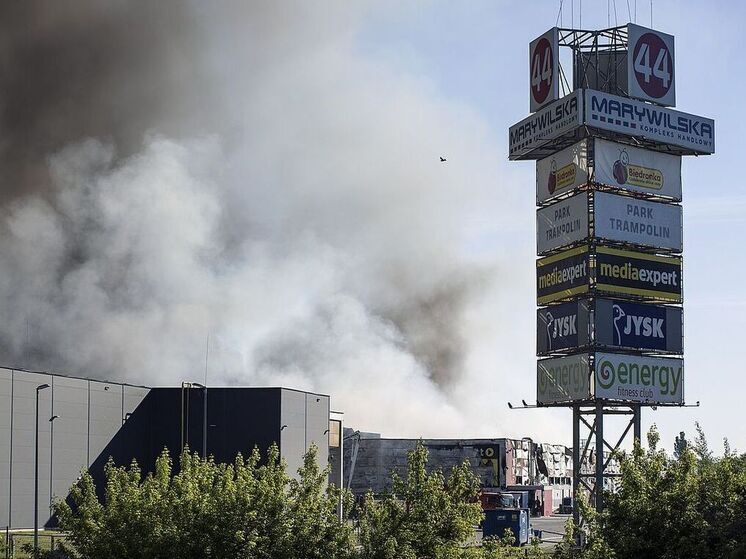 Песков назвал безосновательными обвинения Польши в адрес РФ по поводу поджога ТЦ