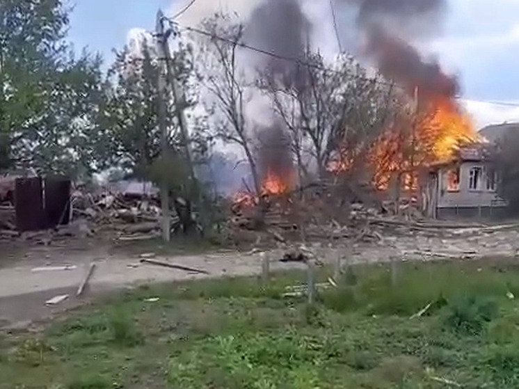 ВСУ ударом дрона уничтожили жилой дом в курском поселке Глушково