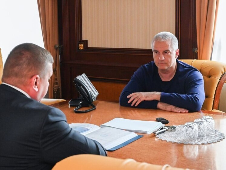 Аксёнов поручил за три года отремонтировать подъезды в многоквартирных домах
