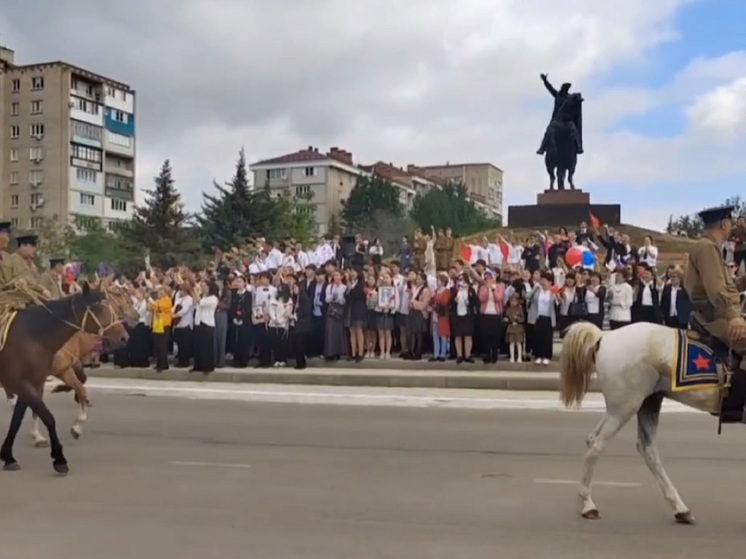 В столице Калмыкии прошел конный марш