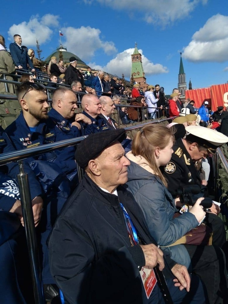 Из Москвы в Туву вернулся ветеран с парада Победы на Красной площади