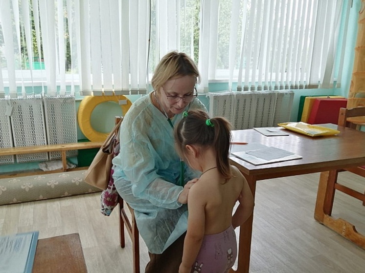 Тульские врачи обследовали более 500 детей в отдаленных районах области