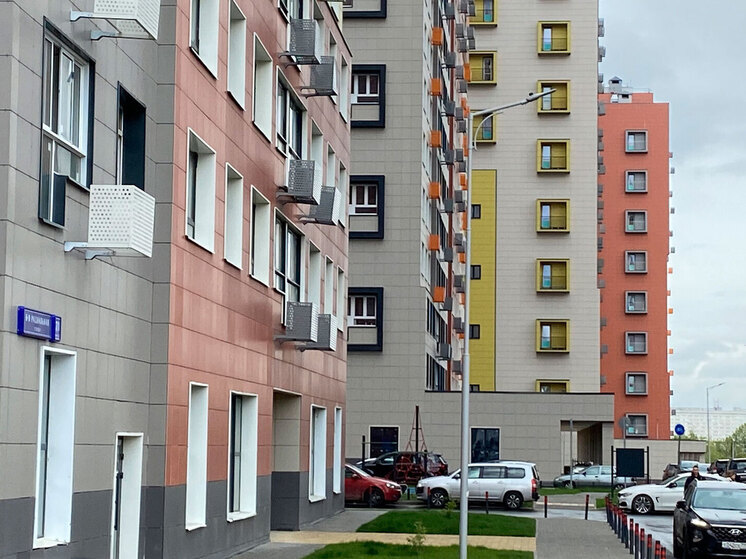 Аналитик Репченко: «Гораздо выгоднее копить на квартиру или первоначальный взнос, а не спешить с покупкой»