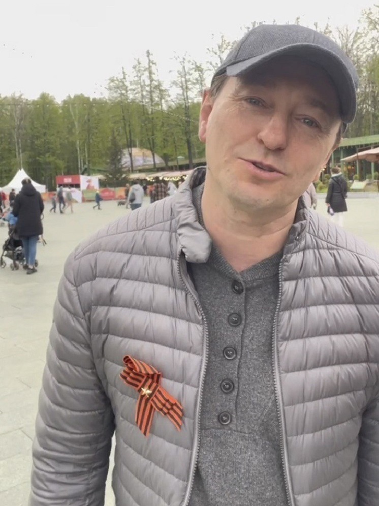 Сергей Безруков с семьей прогулялся по нижегородской «Швейцарии»