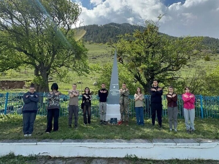 Волонтёры Предгорья установили мемориальную плиту в Теберде в память о детях, ставших жертвами нацистов