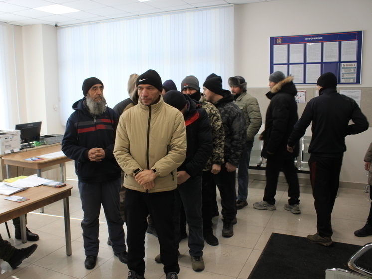 В Красноярске силовики проверили 378 мигрантов