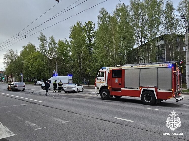 В Смоленске на Нормандии столкнулись две иномарки