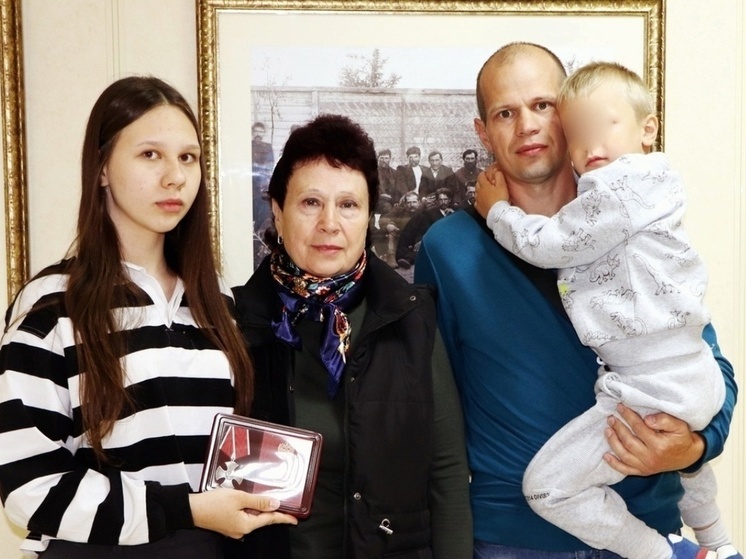 Родным погибшего бойца из Воронежской области вручили Орден мужества