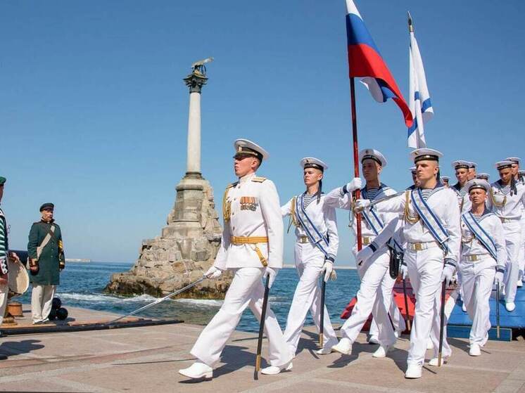 Власти Крыма поздравили моряков с Днем Черноморского флота России