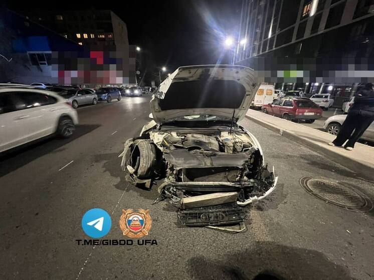 Две иномарки столкнулись в Уфе, один человек пострадал