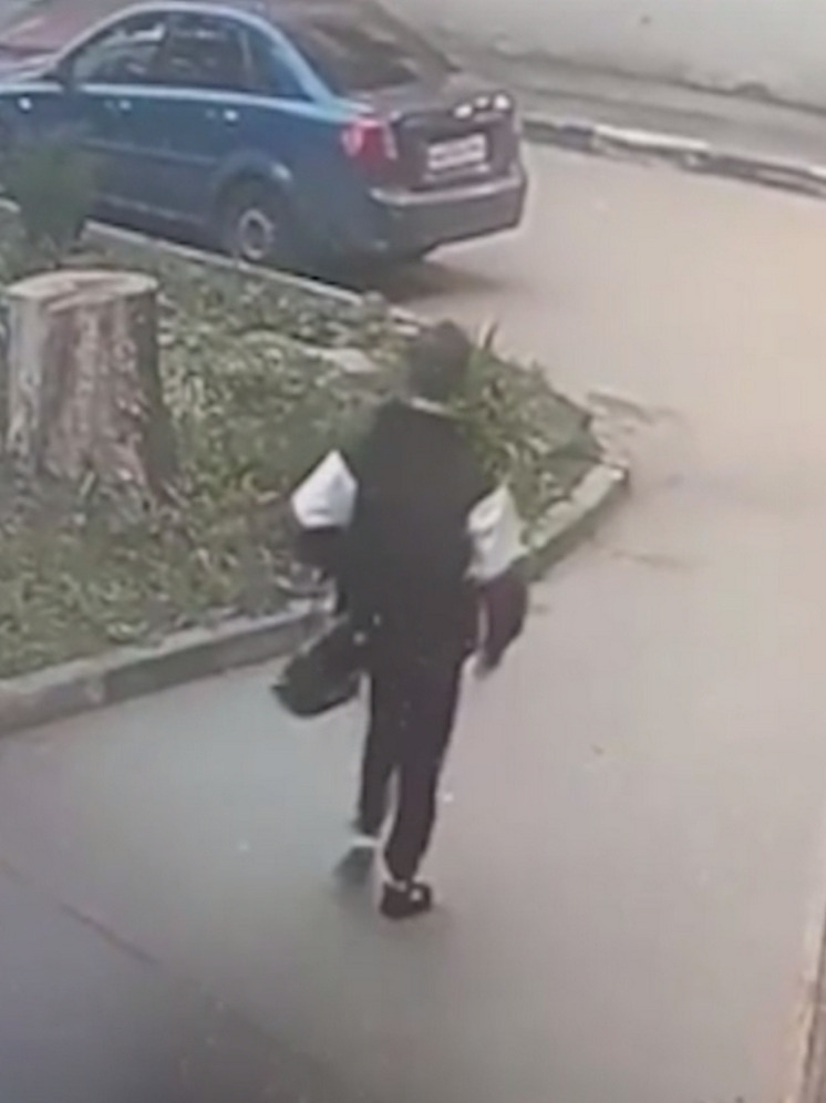 В Саратове пенсионерка отдала мошенникам 1600 долларов и почти 400 тысяч рублей