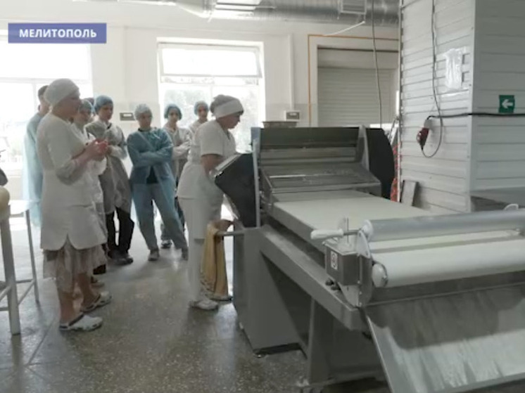 Учащиеся агрокласса Акимовской средней школы побывали на Мелитопольском хлебокомбинате