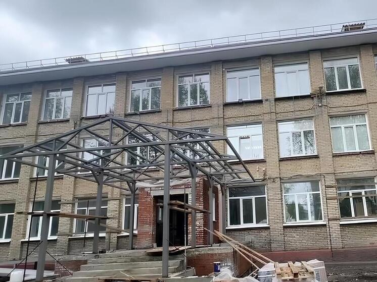 Мэр Махиня проверил ход капремонта в школах Томска №34 и №23