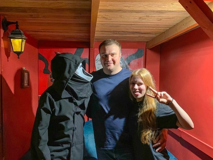 Виталий Хоценко с семьей побыла на страшных квестах
