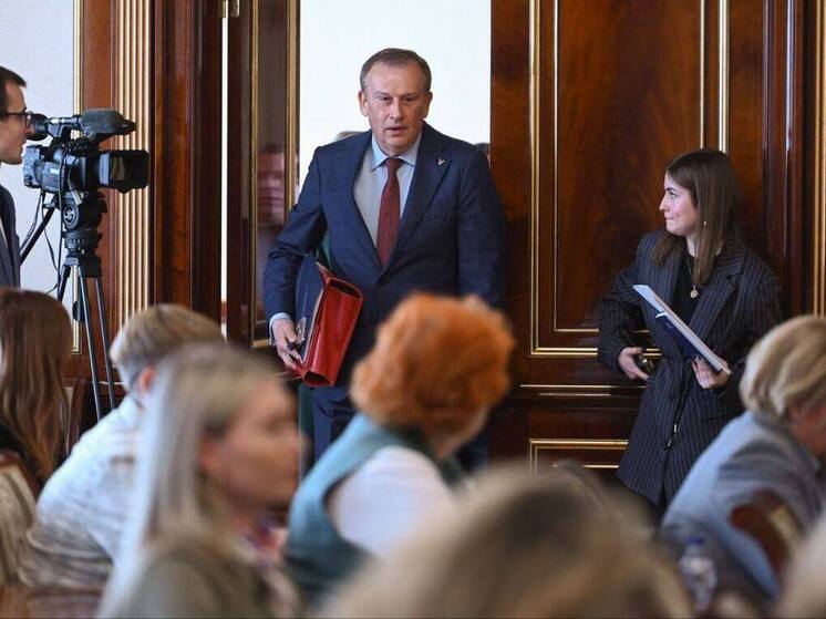 Губернатор Дрозденко перечислил меры по улучшению жизни ленинградцев