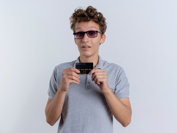 Госдума приняла в первом чтении законопроект о защите тинейджеров от дропперов