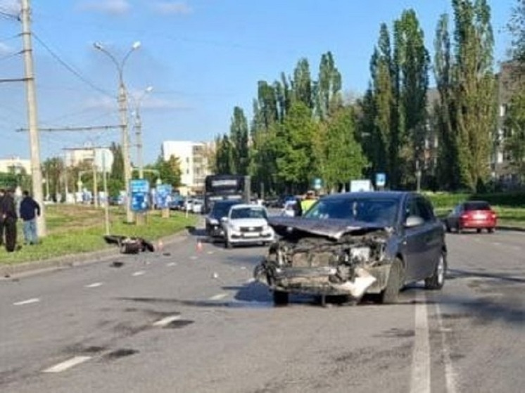 Липецкие автоинспекторы устанавливают обстоятельства смертельного ДТП