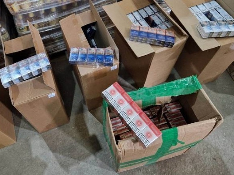 У предпринимателя из Челябинска изъяли более 4,5 тысяч пачек сигарет