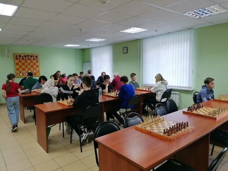 В спортшколе «Русский медведь» в Серпухове прошёл праздничный турнир по быстрым шахматам