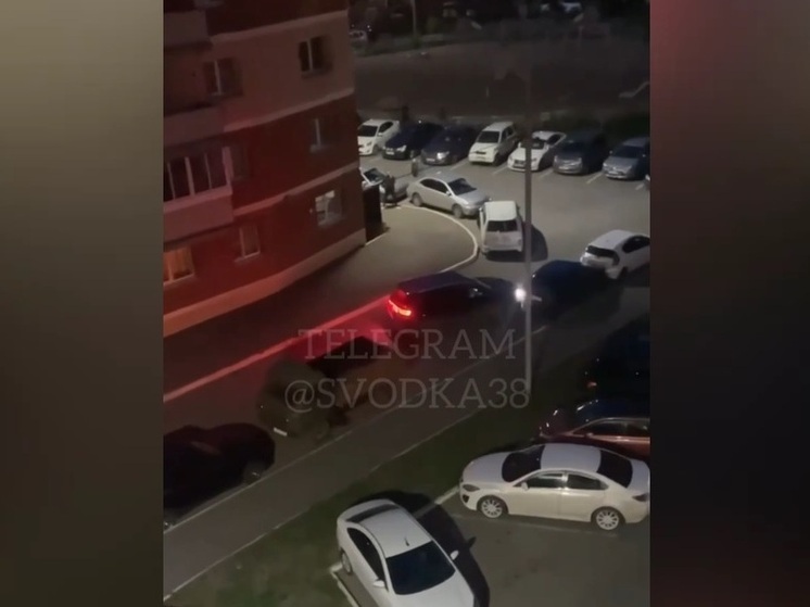 В Ново-Ленино пьяный водитель разбил пять машин на стоянке