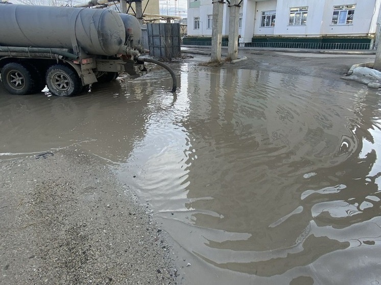 В Якутске усилили работу по откачке воды из-за ухудшения погоды
