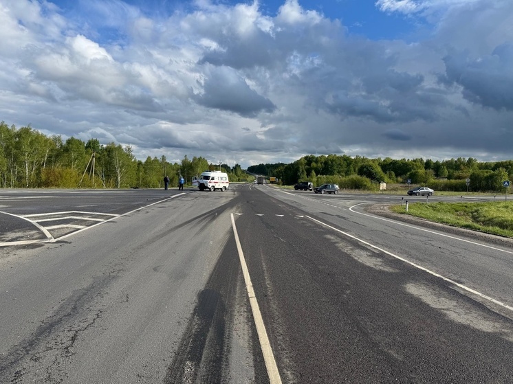 На орловской трассе в аварию попала машина скорой помощи