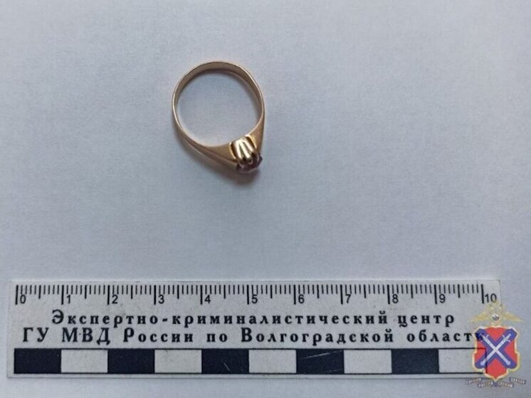 В Волгоградской области «продавцы меда» обманули пенсионерку