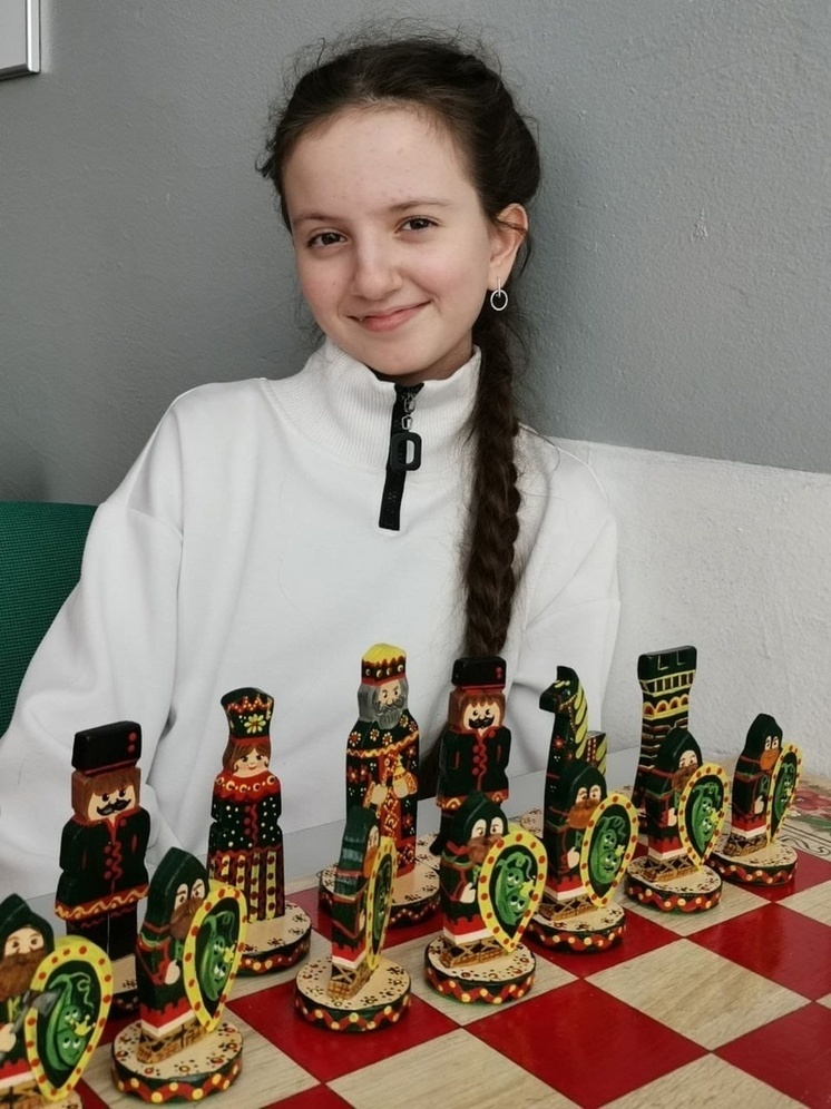 Жительница Гороховецкого района сделала уникальные шахматы