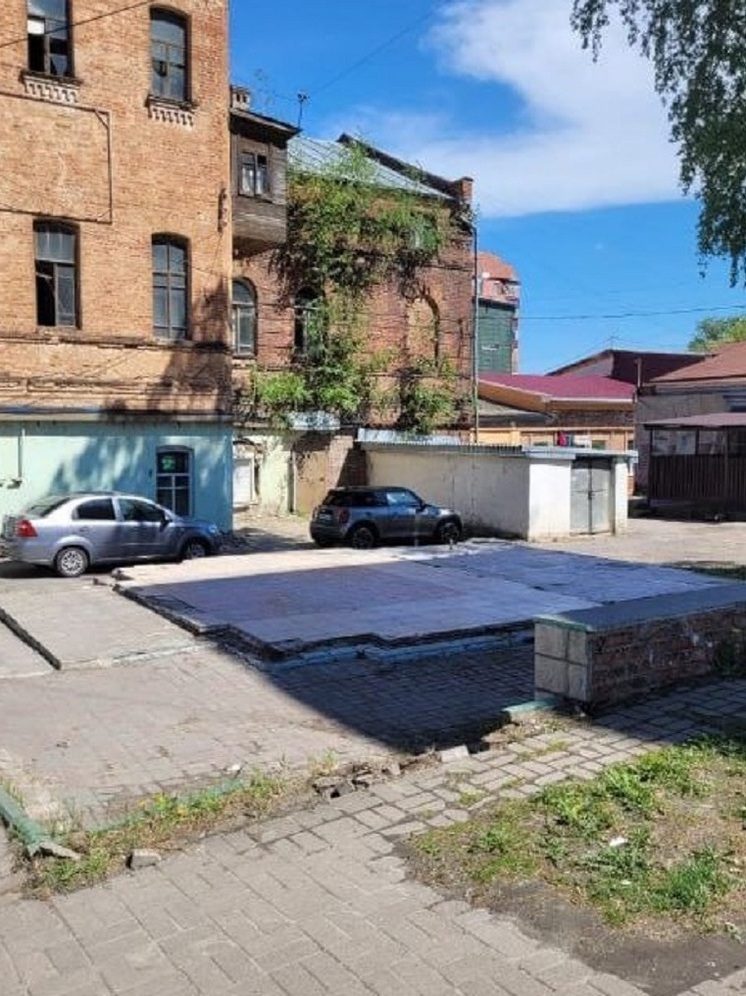 В Курске продолжают сносить нелегальные торговые павильоны