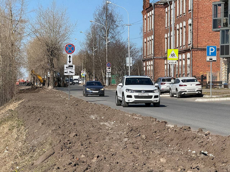 В Архангельске начали благоустройство набережной у Соломбальского моста