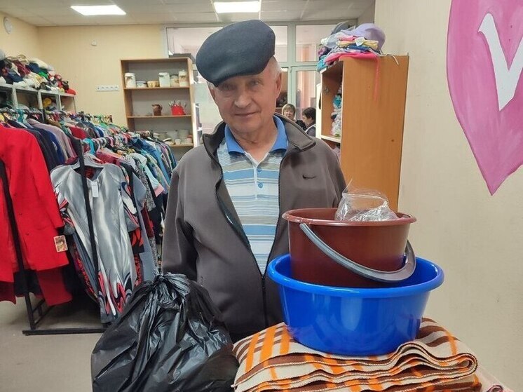 Краснояружцы продолжают получать продукты питания и предметы первой необходимости