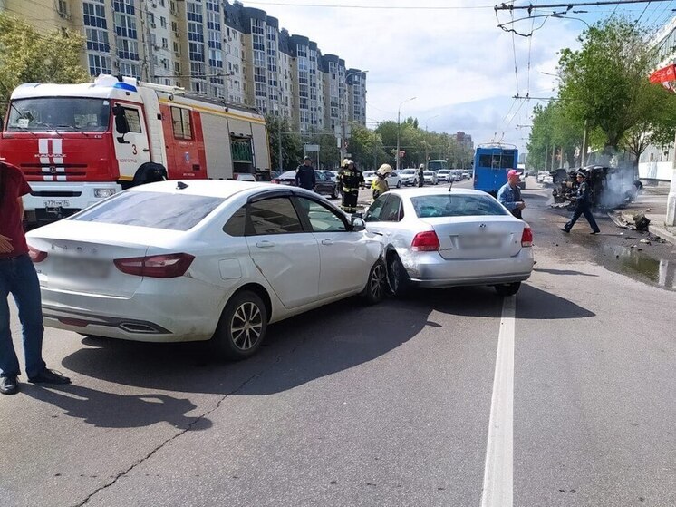 Массовая авария произошла возле стадиона в центре города