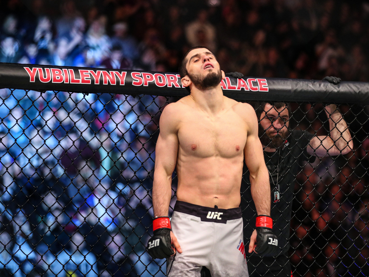 Ислам Махачев освободит пояс чемпиона UFC в легком весе