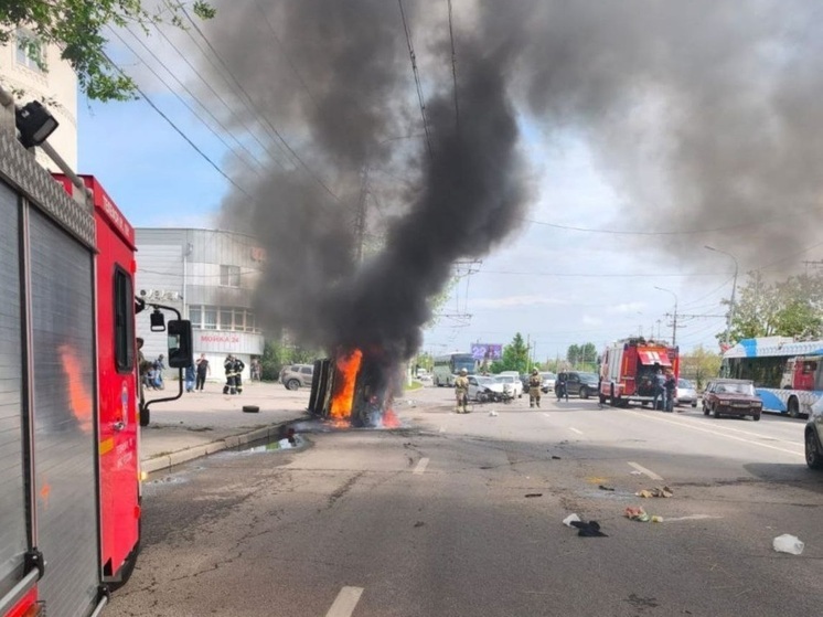 Число пострадавших в массовой аварии в центре Волгограда выросло до 3
