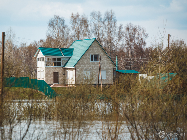 В Белово грунтовые воды затопили дачные участки