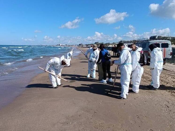 В Анапе зафиксировали новые выбросы мазута