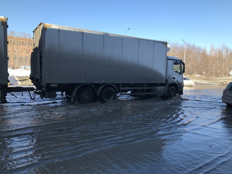На несколькоих улицах опска планируют запретить движение грузовиков