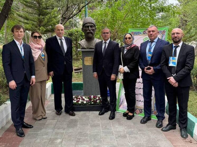 В Иране установили памятник поэту и писателю Коста Хетагурову