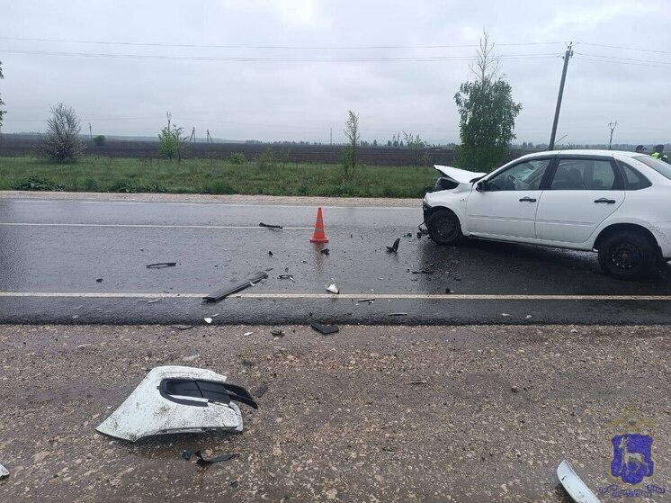 В Самарской области 61-летний мужчина за рулем Toyota влетел в LADA Granta