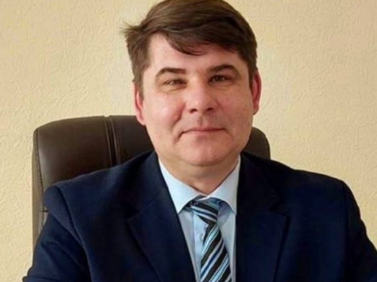 Экс-главу управления образования Батайска оштрафовали после обрушения потолка в школе