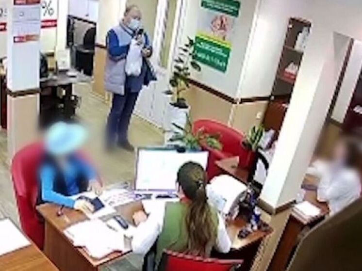 Жительница Башкирии совершила два разбоя по указке аферистов