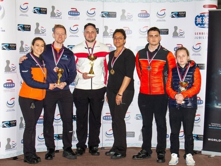 Иркутские кёрлингисты завоевали серебро на международном турнире в Сербии