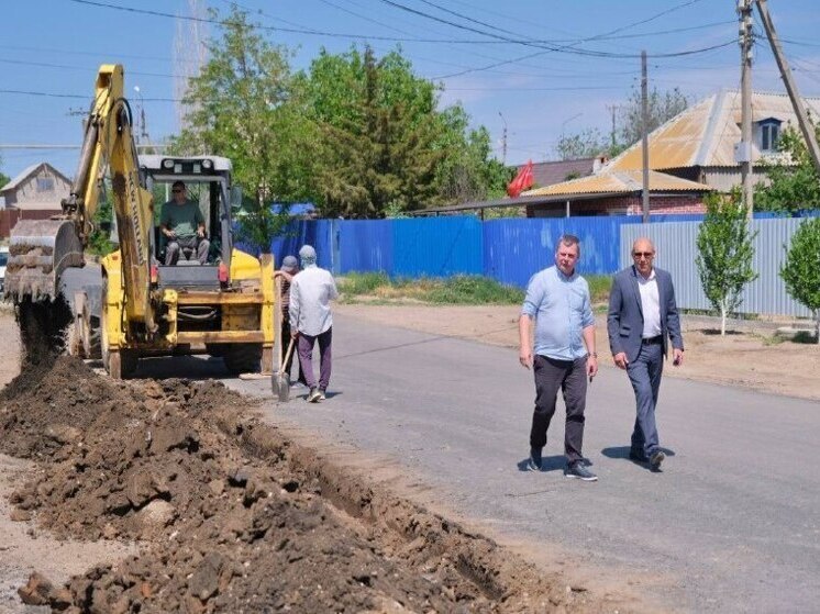 В Приволжском районе активно идет благоустройство поселка Новоначаловский